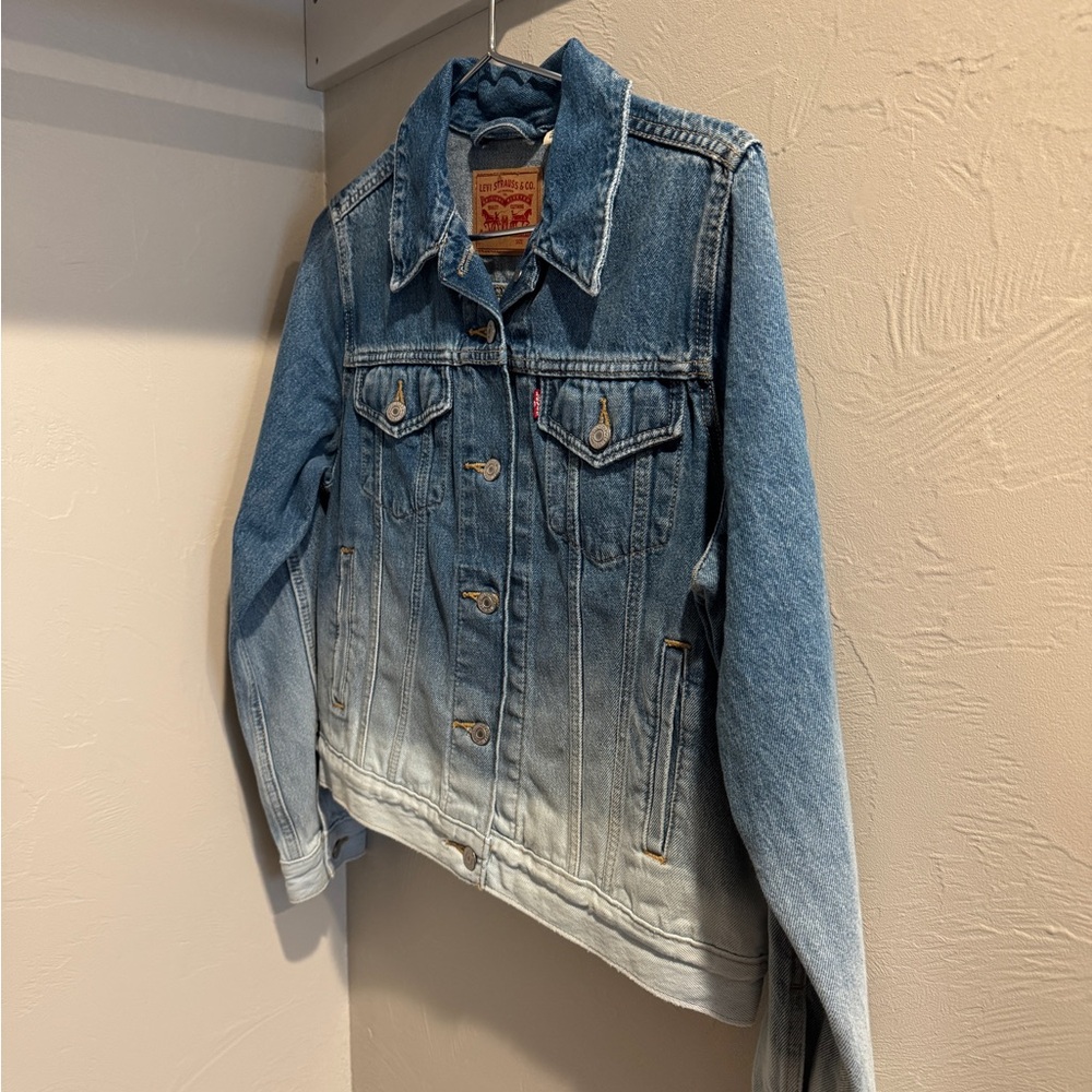 Levi's Faded Blue Denim Jacket size L